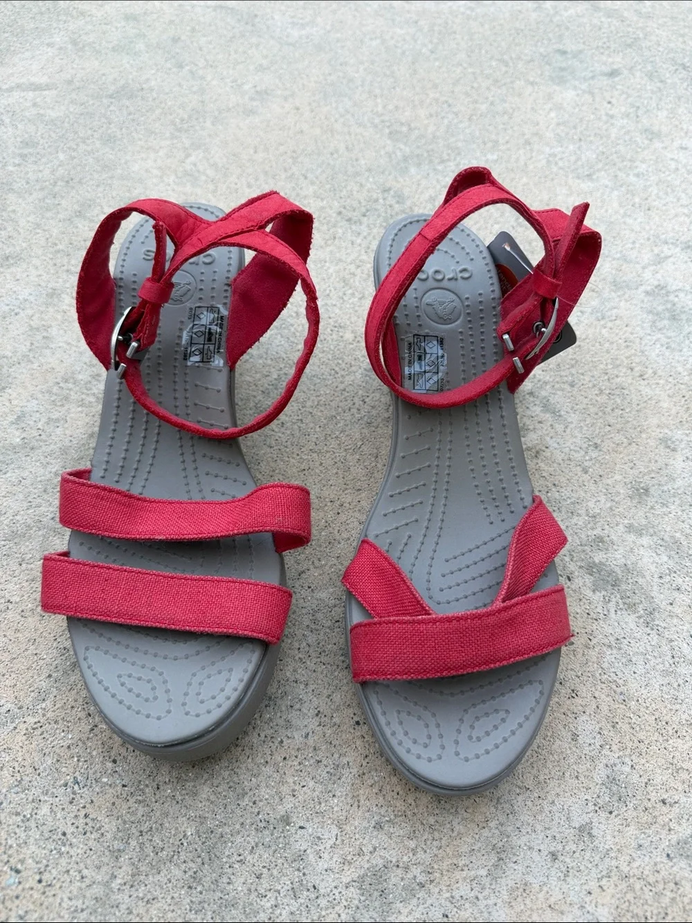 CROCS Women's Leigh Wedge Red/Coral Strappy Sandal Size 10 NWT
